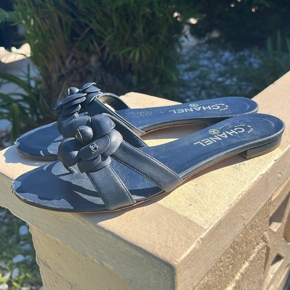 CHANEL Camelia Flat Sandal 8.5/39.5 - Picture 4 of 16